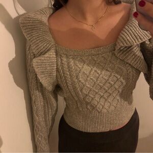 H&M Women's Ruffled Knit Sweater // Size M